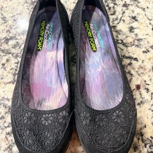 Skechers Black Lace Floral Flats comfort cooling memory foam like new